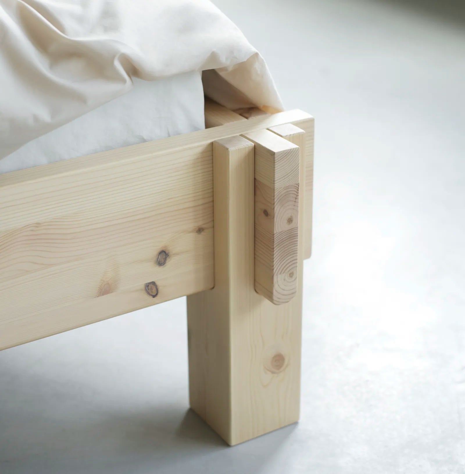 Notch Bed Frame 180 x 200 cm Pine