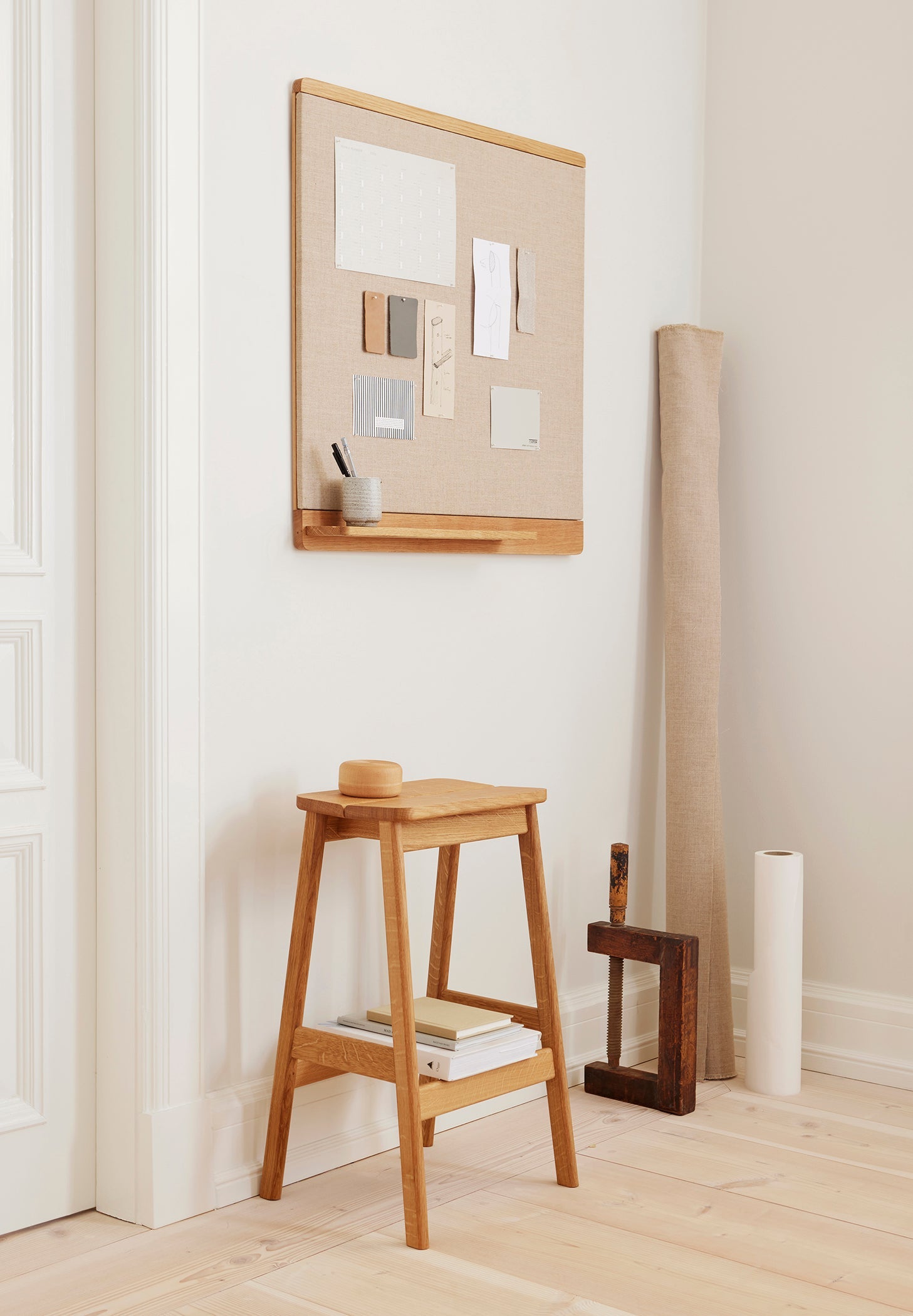 Rim Pinboard 75 x 75 - Oiled Oak