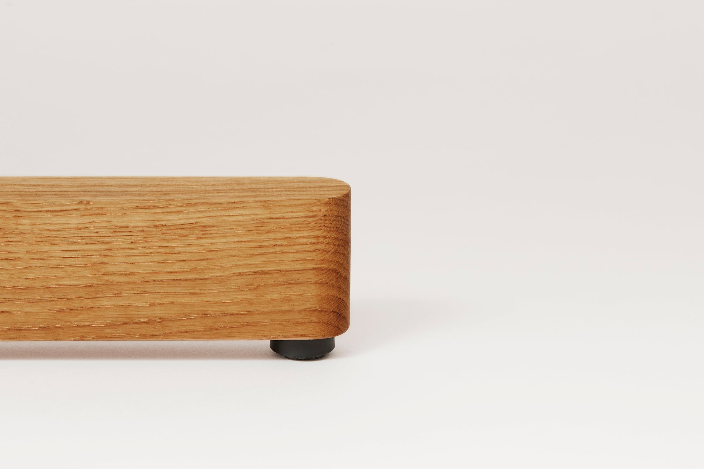 Trefoil Round Table - 3 Legs - Oak