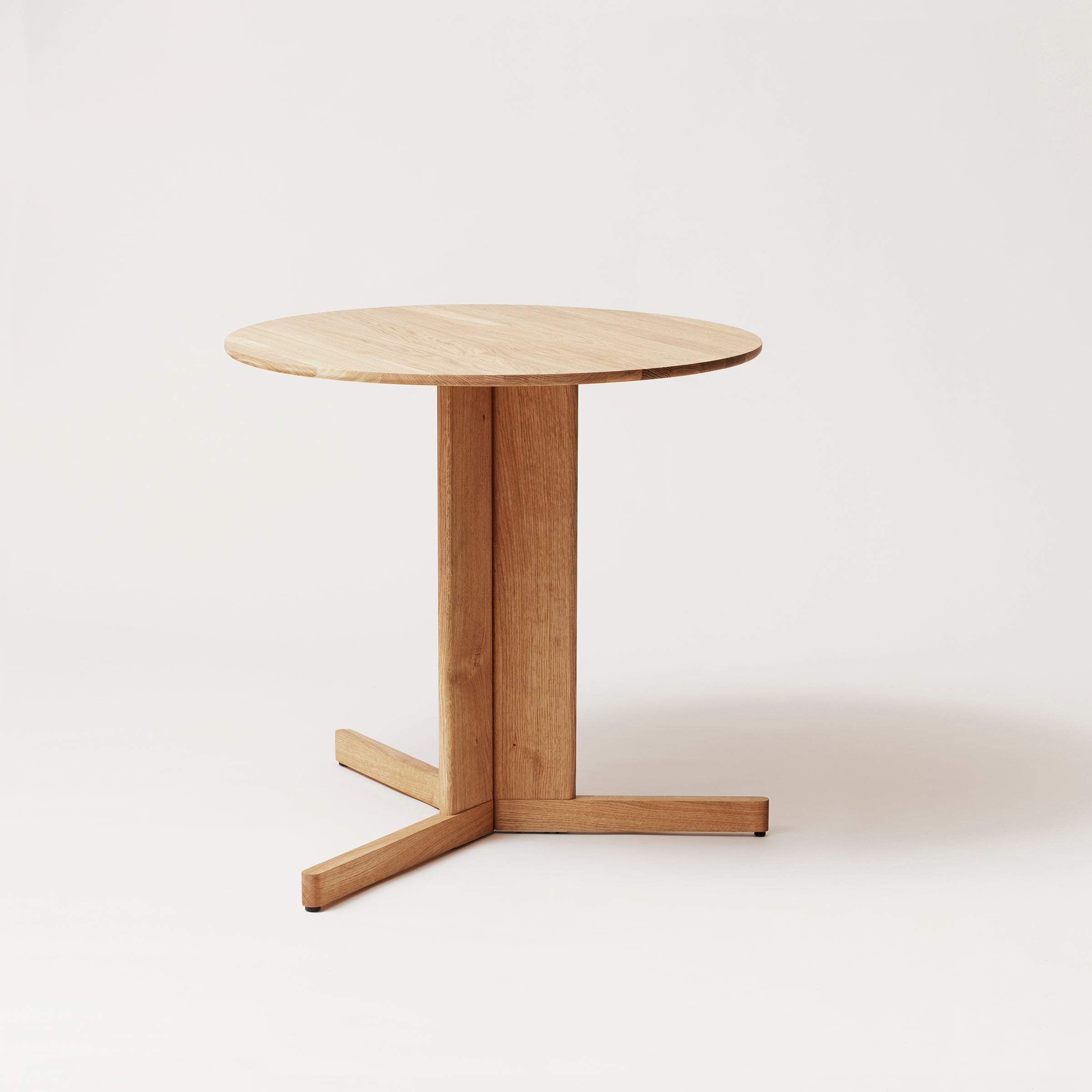 Trefoil Round Table - 3 Legs - White Oak