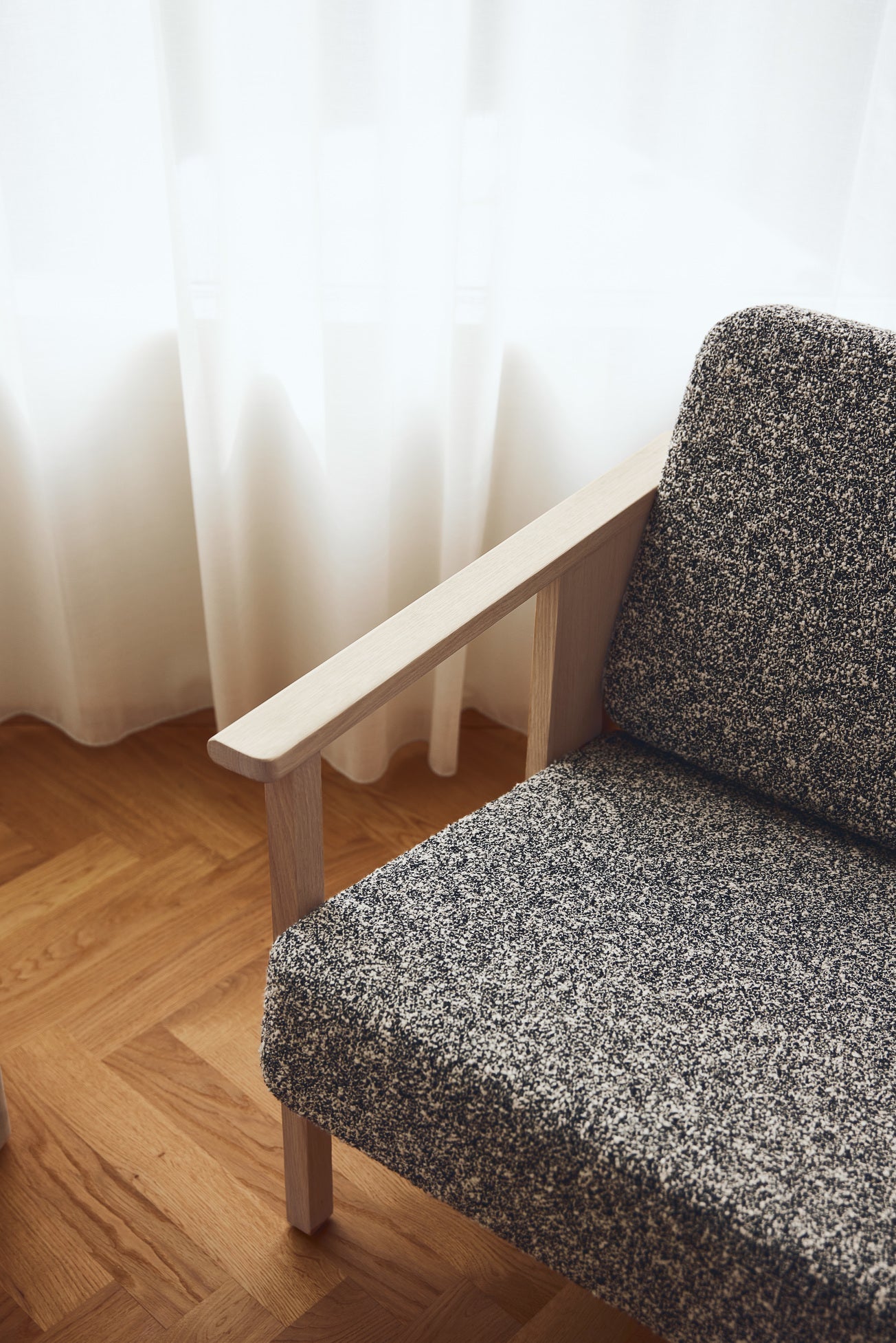 Block Lounge Chair - White Oak Zero - 0004