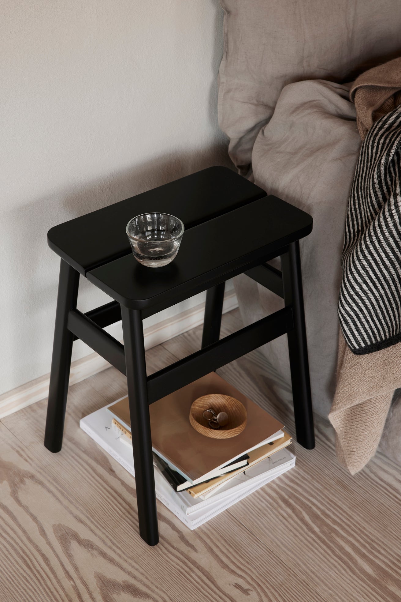 Angle Standard Stool 45 - Black-stained Beech