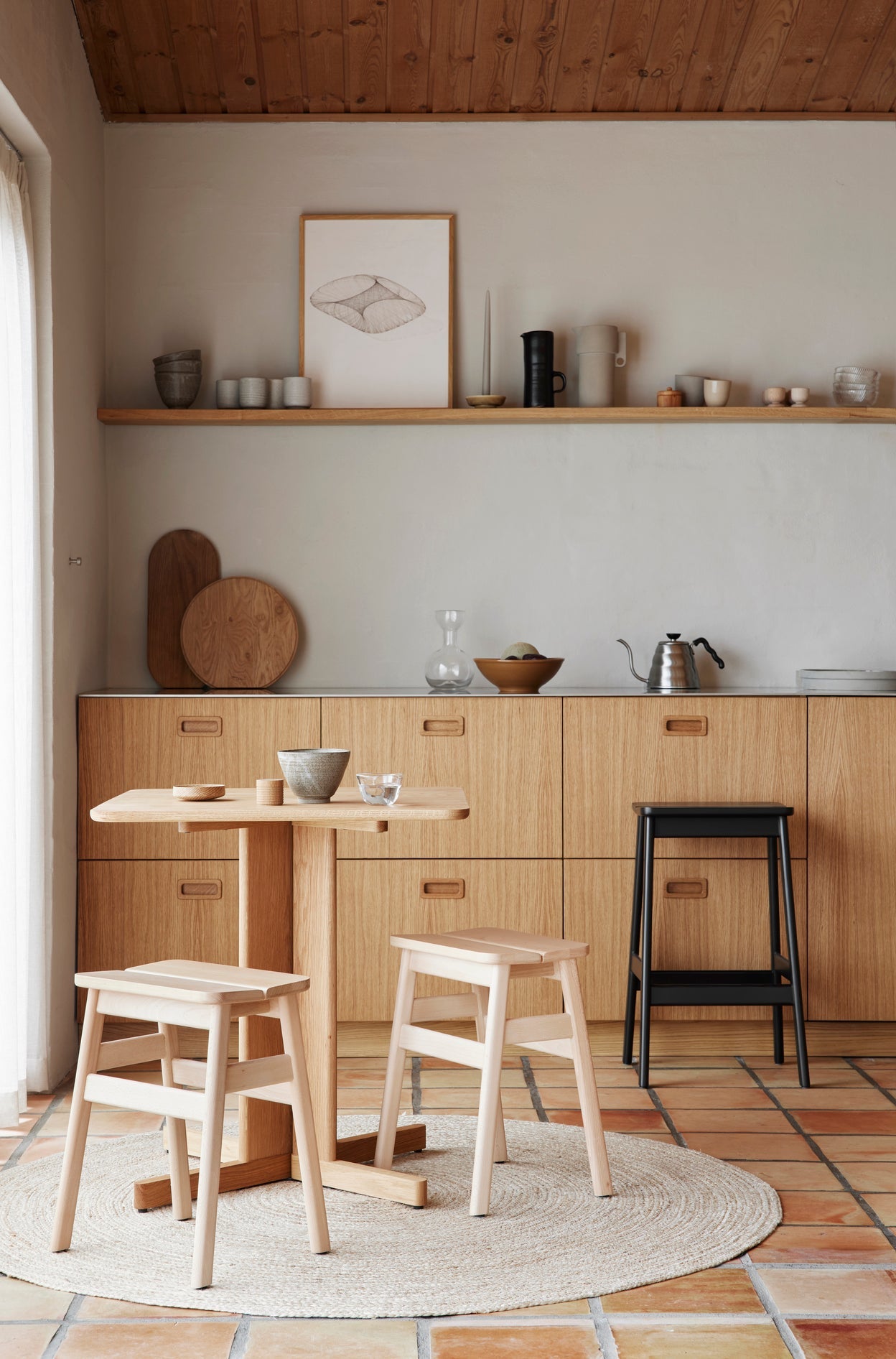 Angle Standard Stool 65 - Black-stained Beech