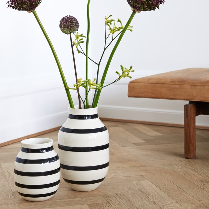 Kähler Omaggio Vase, Black