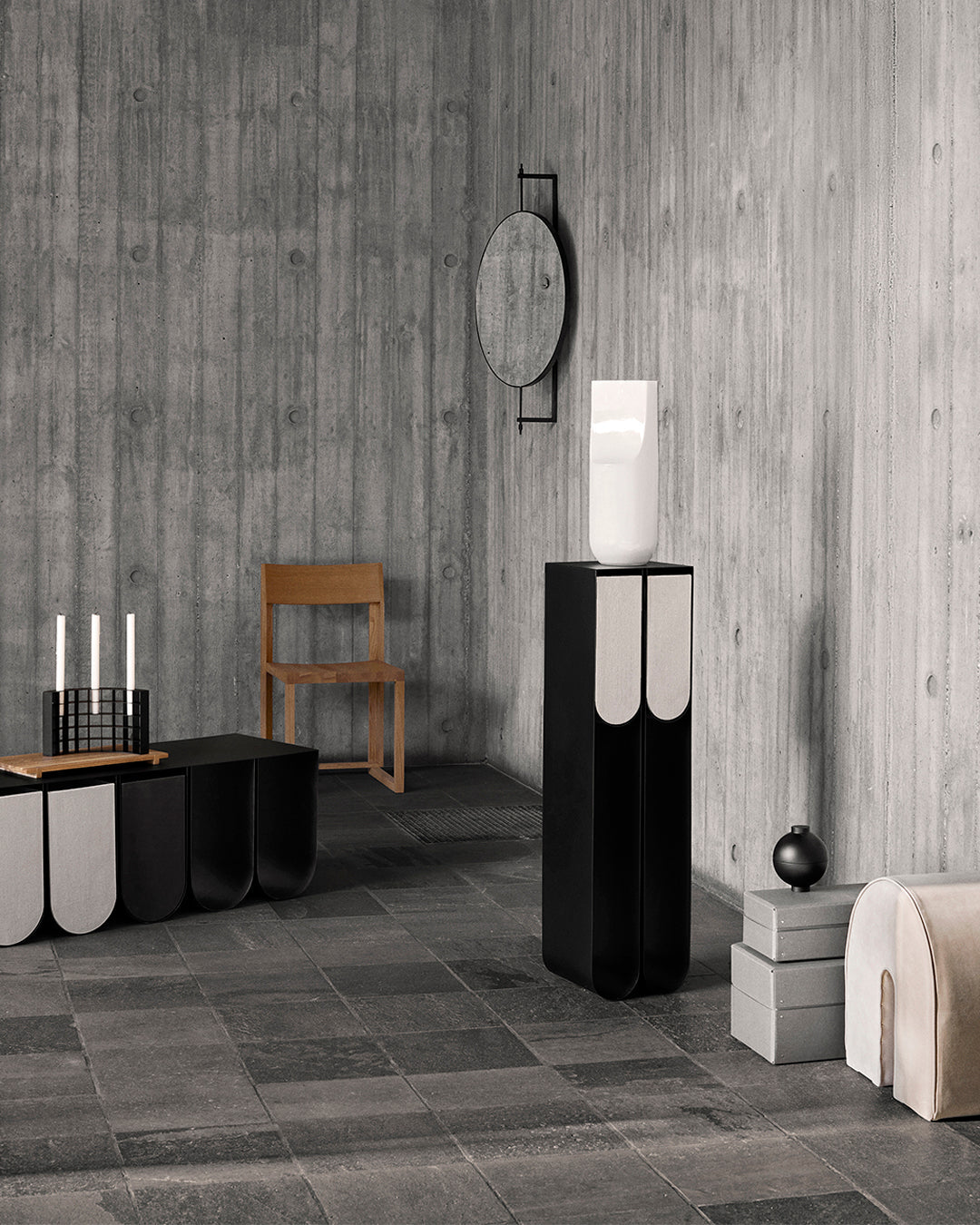 Curved Pedestal Box Grey - XS