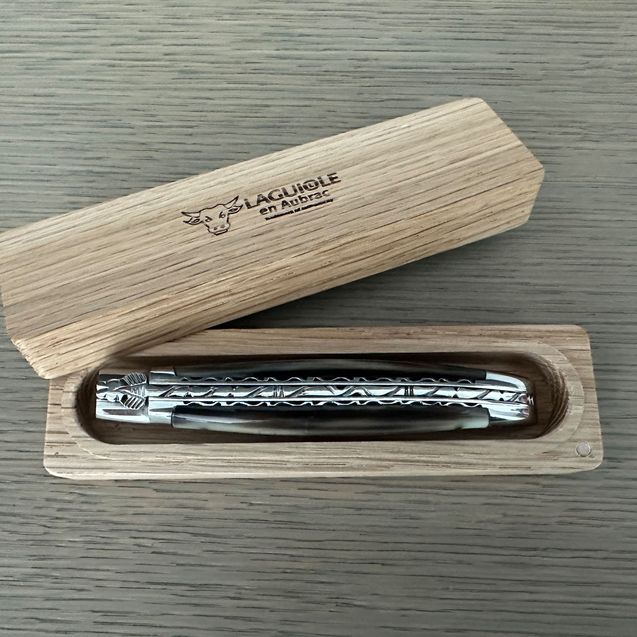 Laguiole en Aubrac Double Plated Folding Knife with Shiny Bolsters, Solid Horn Handle, 4.75"