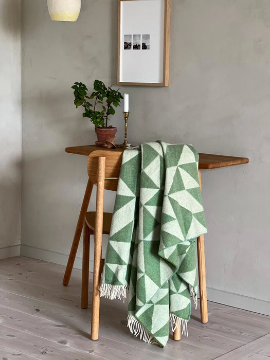 Twist a Twill Throw - Maple Green