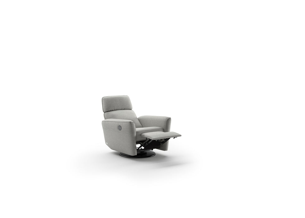 Welted Recliner | Power