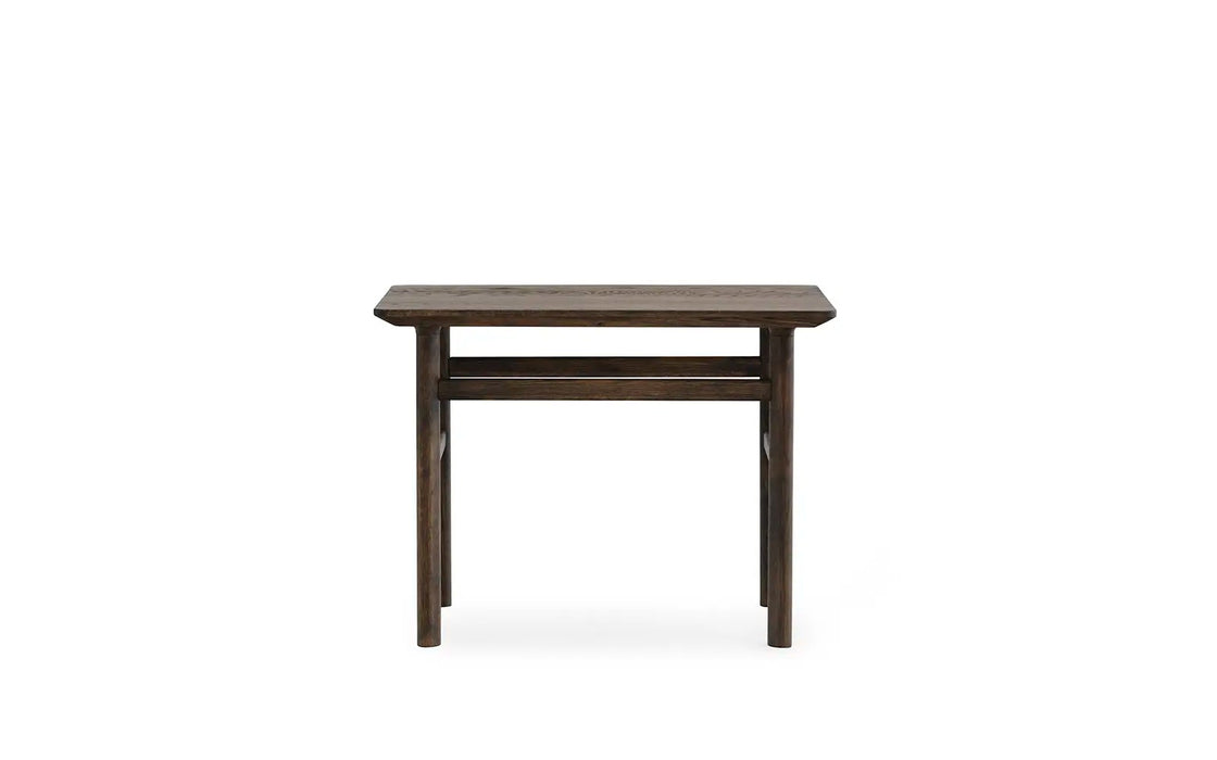Grow Table 50 x 60 cm. Stained Oak
