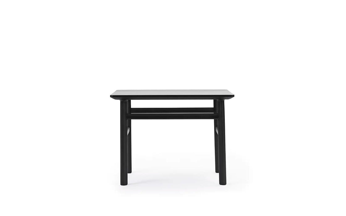 Grow Table 50 x 60 cm. Stained Oak