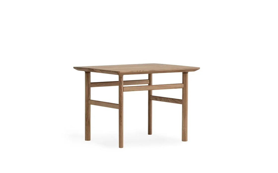 Grow Table 50 x 60 cm. Stained Oak