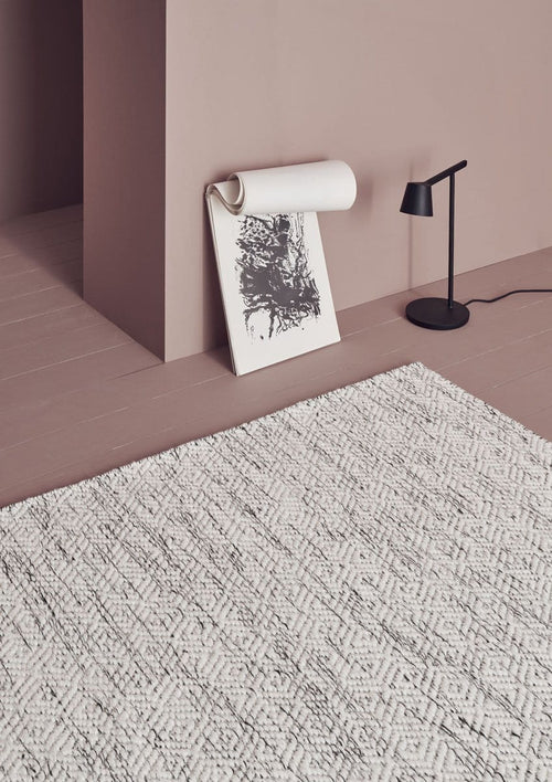 Nyoko Rug, LINIE DESIGN